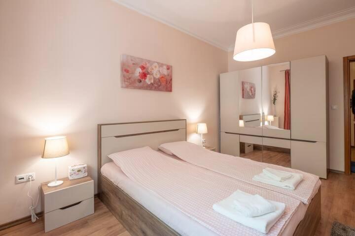 Top Pick! Central Spacious 2 Bedroom Apartment Sofya Dış mekan fotoğraf